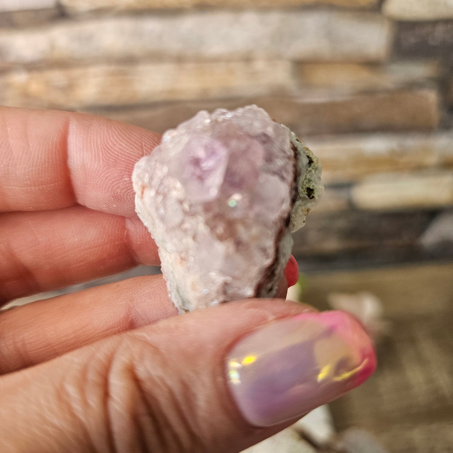 Vaaleanpunainen ametisti