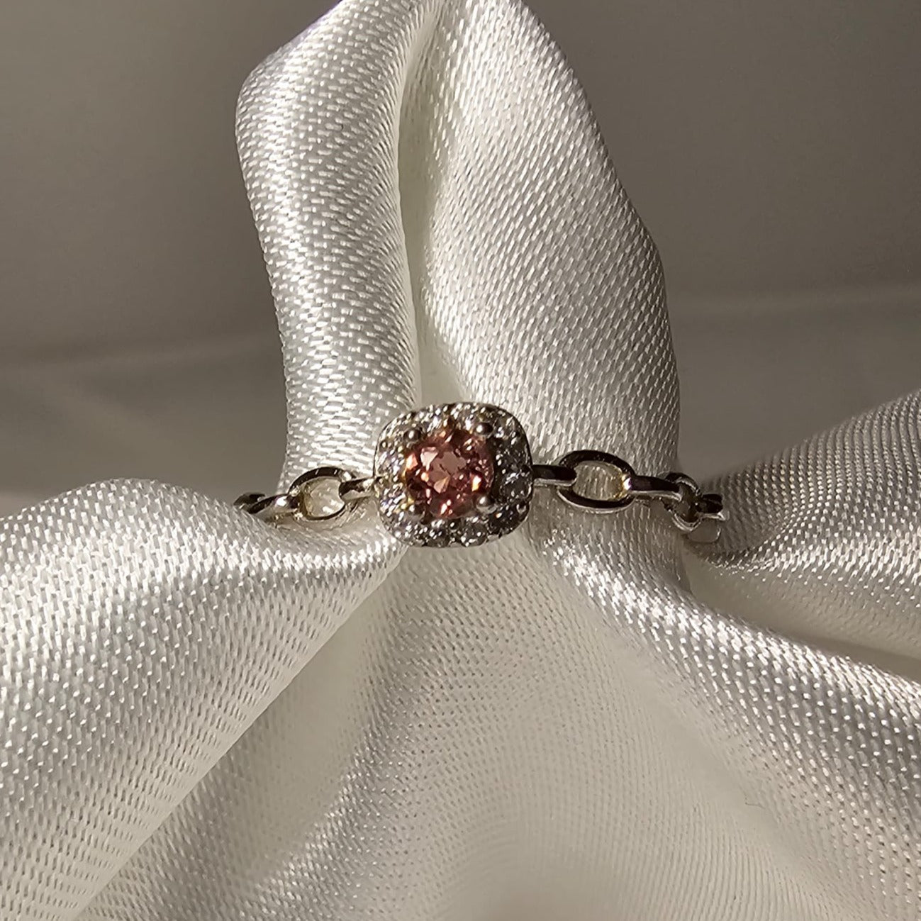 Pinkki turmaliini, hopeasormus