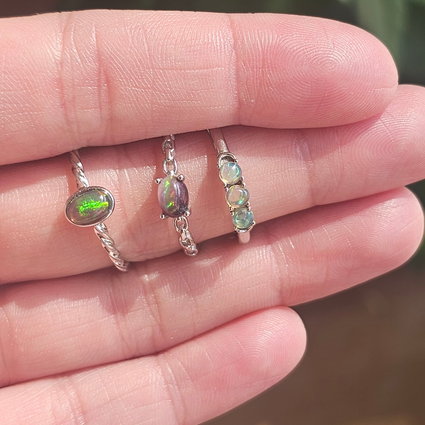 Opaali, säädettävä hopeasormus