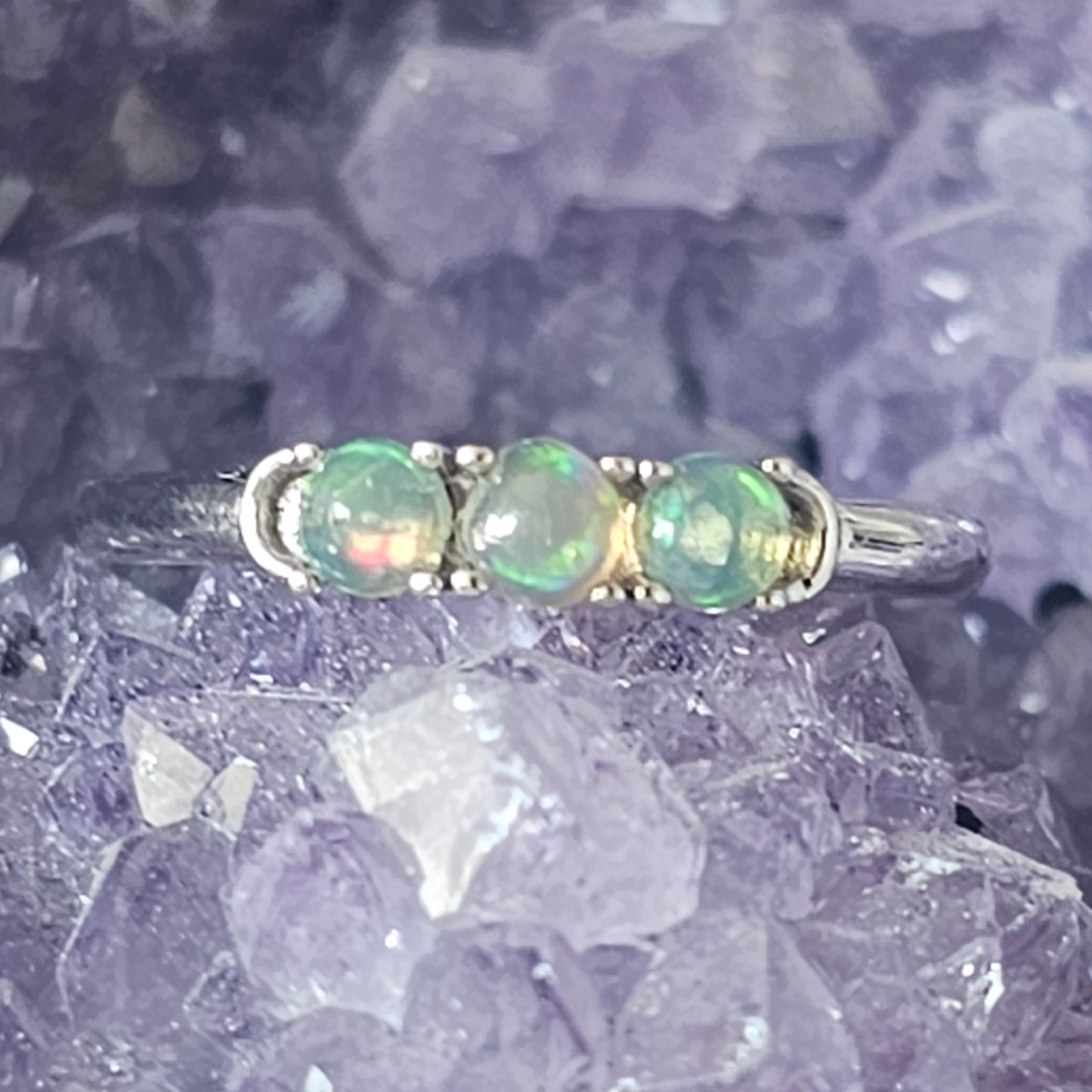 Opaali, säädettävä hopeasormus