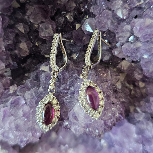 Granaatti, hopeakorvakorut